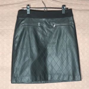 Ann Taylor faux leather skirt. New w/tags. Size 4